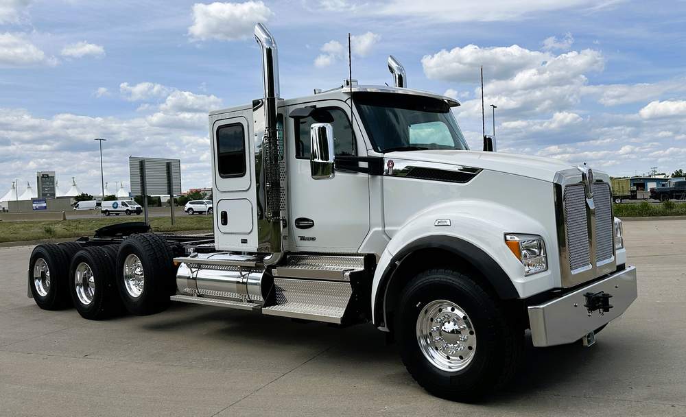 New 2027 Kenworth T880S PH