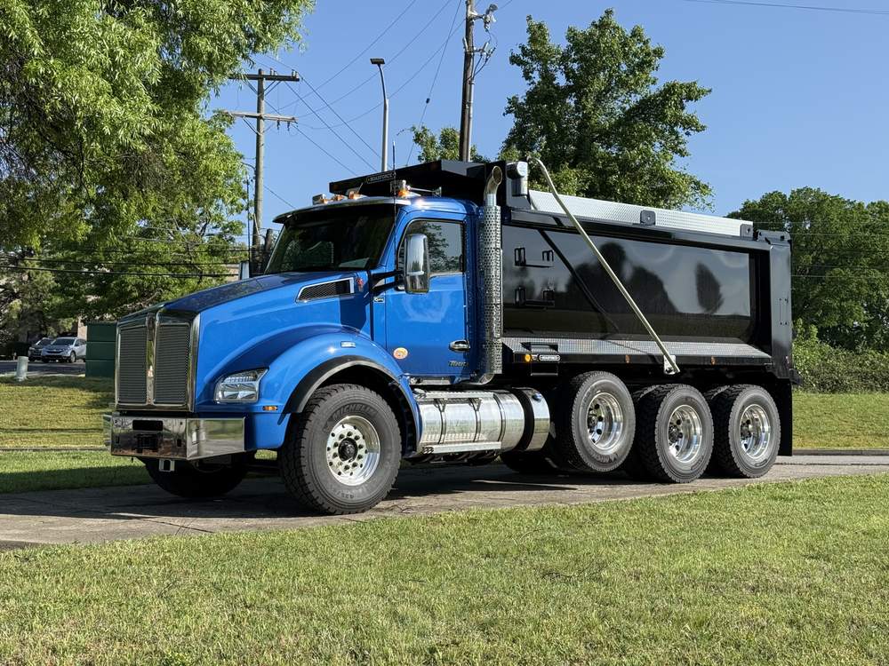 New 2027 Kenworth T880