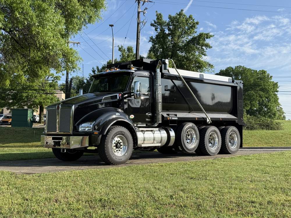 New 2027 Kenworth T880
