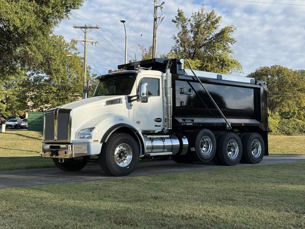 New 2027 Kenworth T880