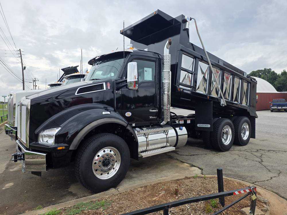 New 2027 Kenworth T880