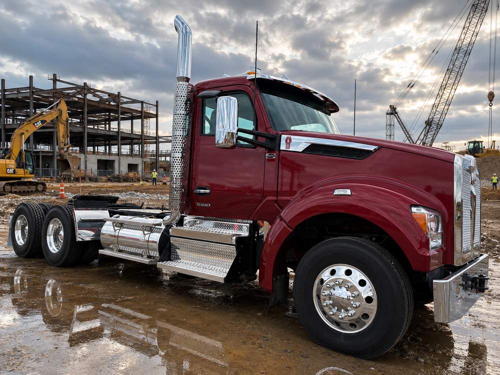 New 2027 Kenworth T880S PH