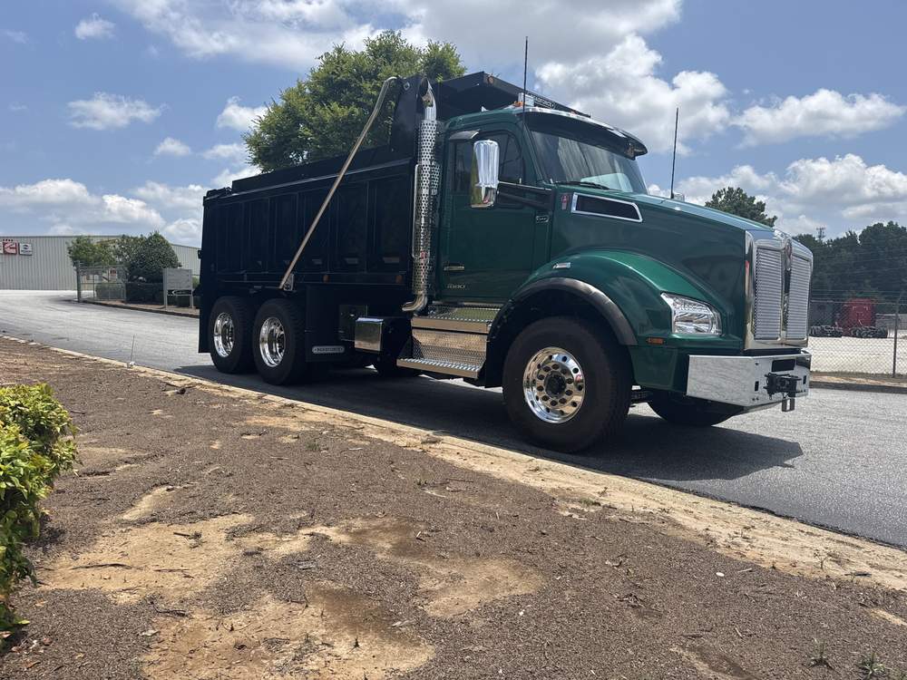 New 2027 Kenworth T880