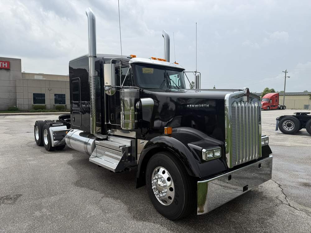 New 2027 Kenworth W900L