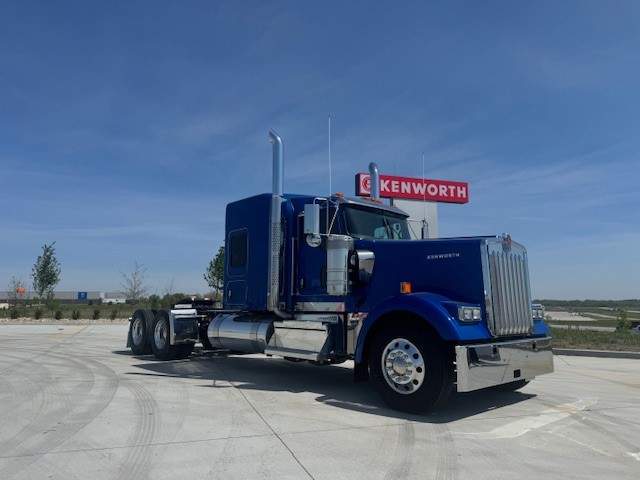 New 2027 Kenworth W900L