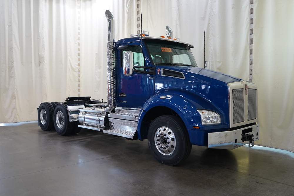 New 2027 Kenworth T880