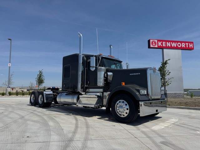 New 2027 Kenworth W900L