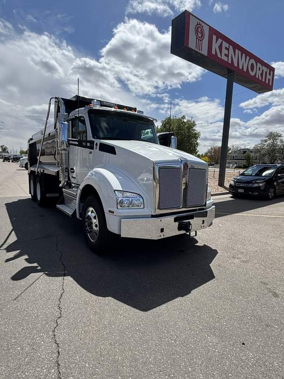 New 2027 Kenworth T880