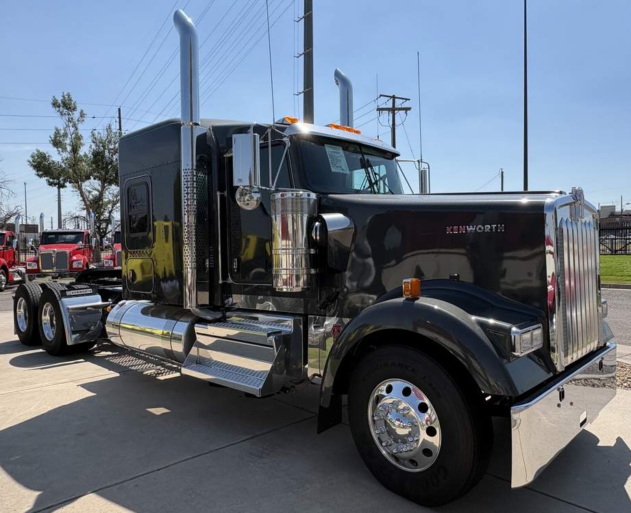 New 2027 Kenworth W900L