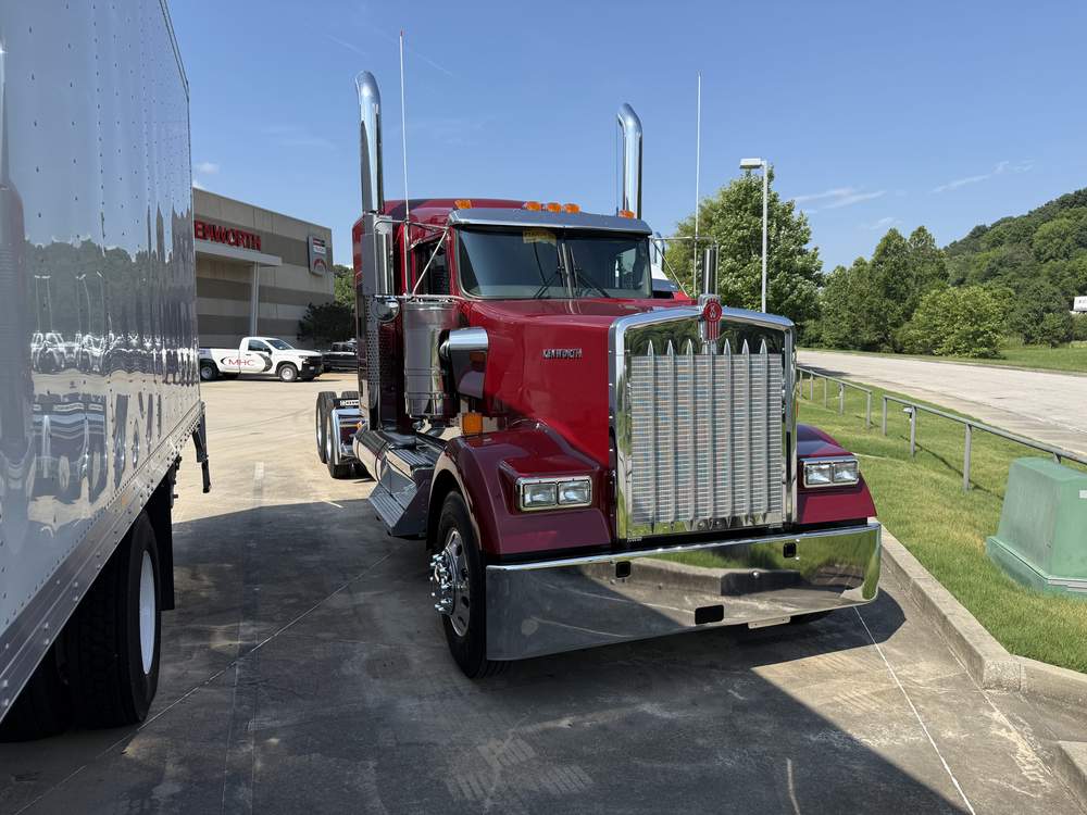 New 2027 Kenworth W900L
