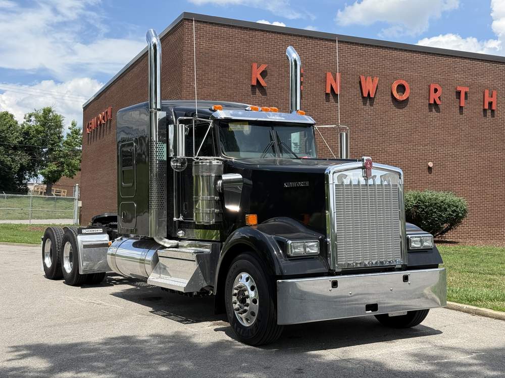 New 2027 Kenworth W900L