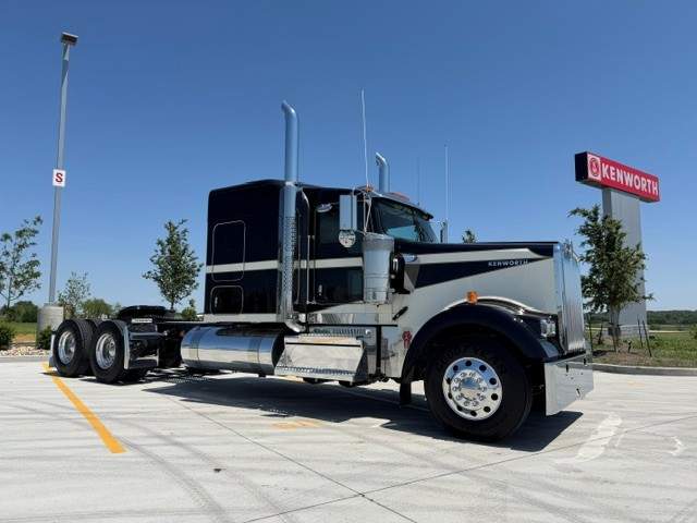 New 2027 Kenworth W900L