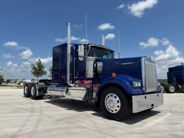 New 2027 Kenworth W900L