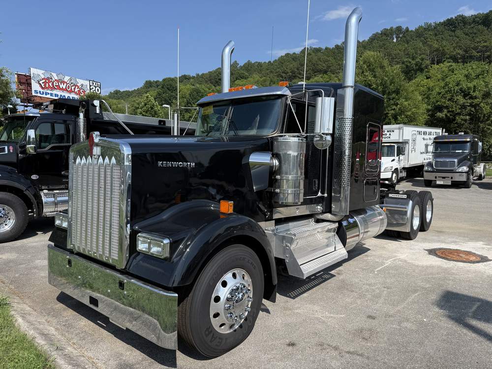 New 2027 Kenworth W900L