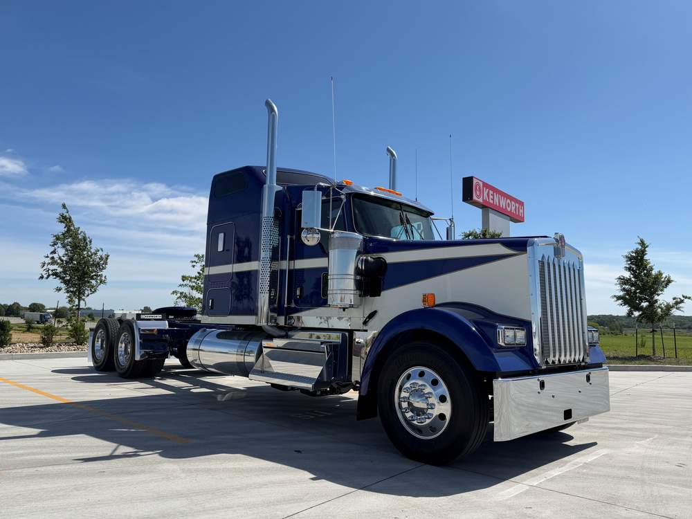 New 2027 Kenworth W900L