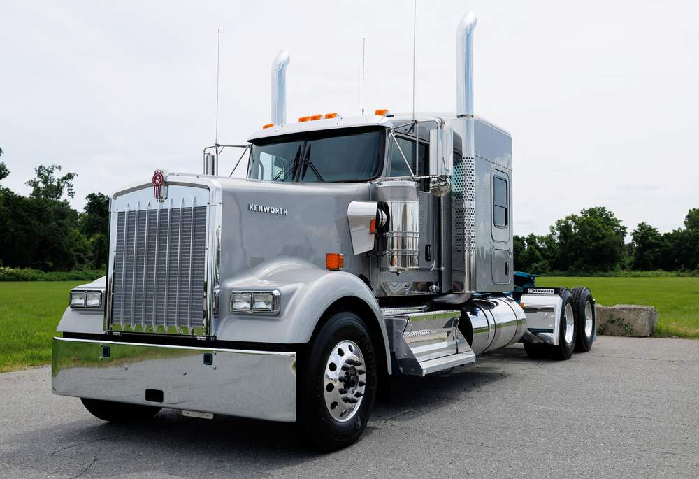New 2027 Kenworth W900L
