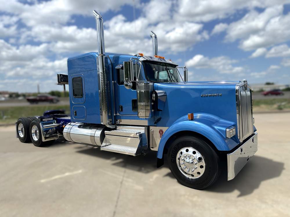 New 2027 Kenworth W900L
