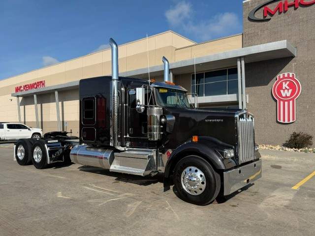 New 2027 Kenworth W900L