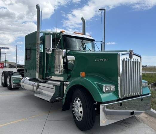 New 2027 Kenworth W900L