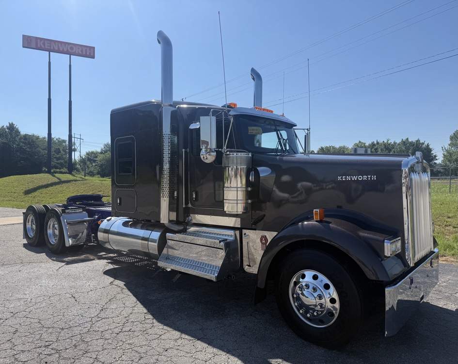 New 2027 Kenworth W900L