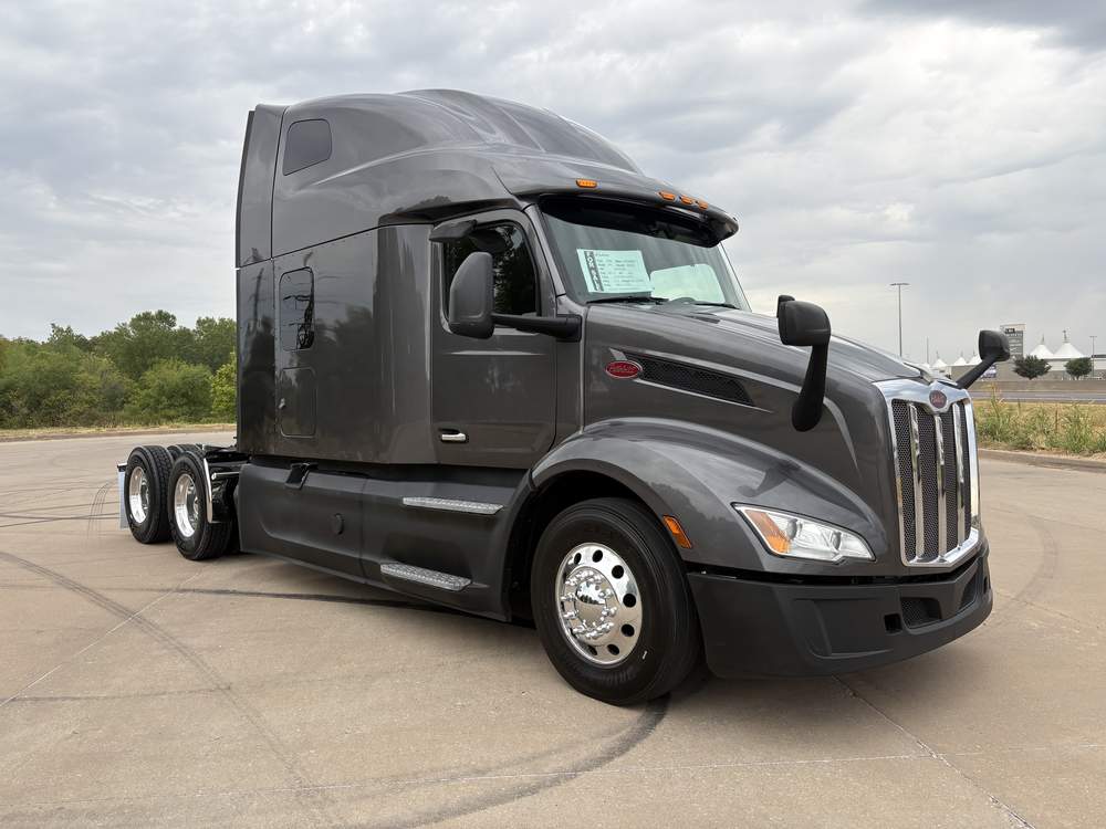 Used 2023 Peterbilt 579