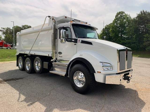 New 2027 Kenworth T880
