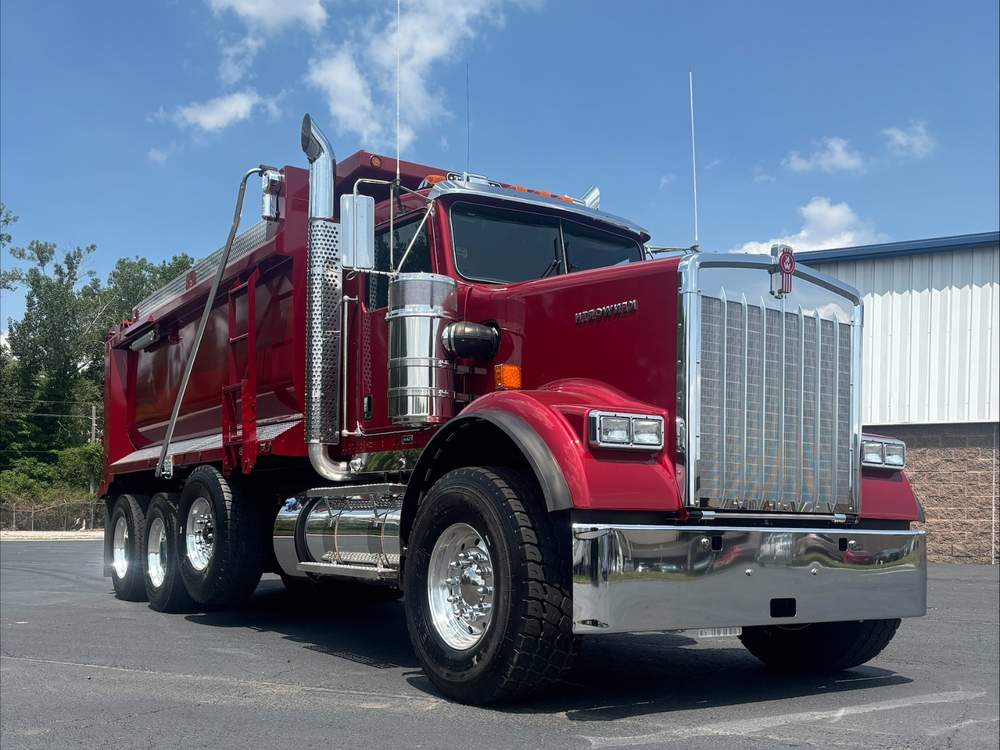 New 2027 Kenworth W900