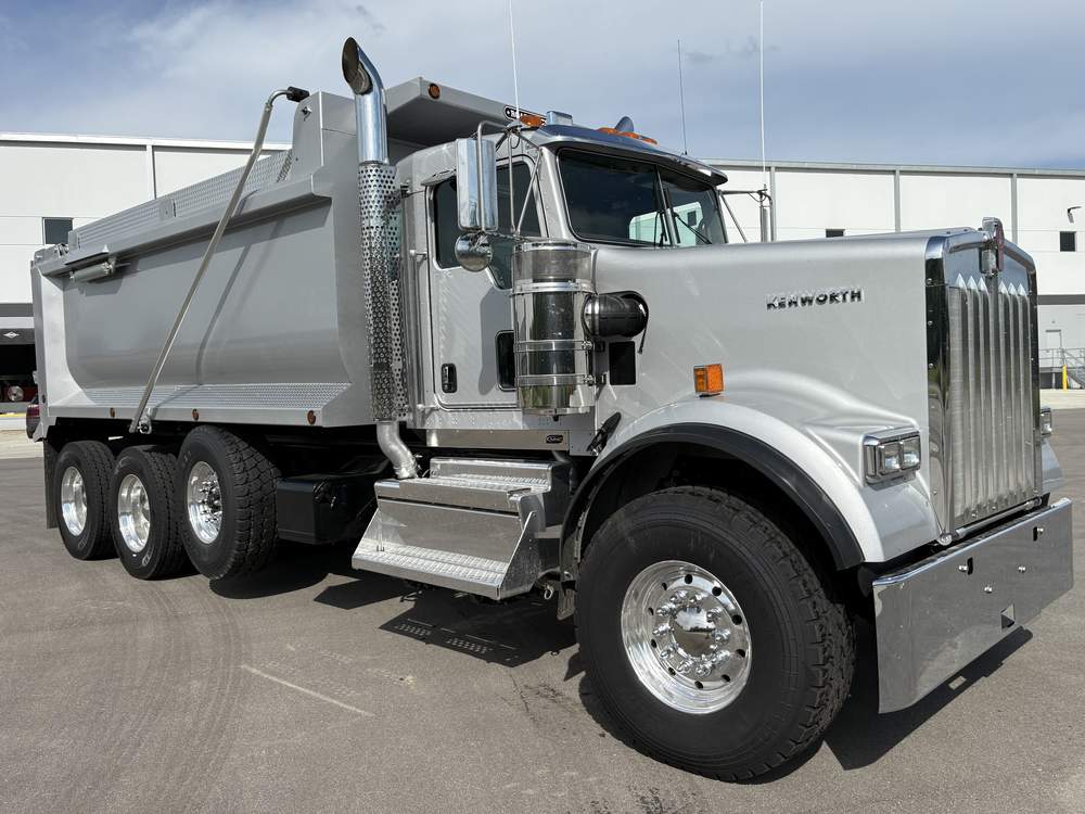 New 2027 Kenworth W900