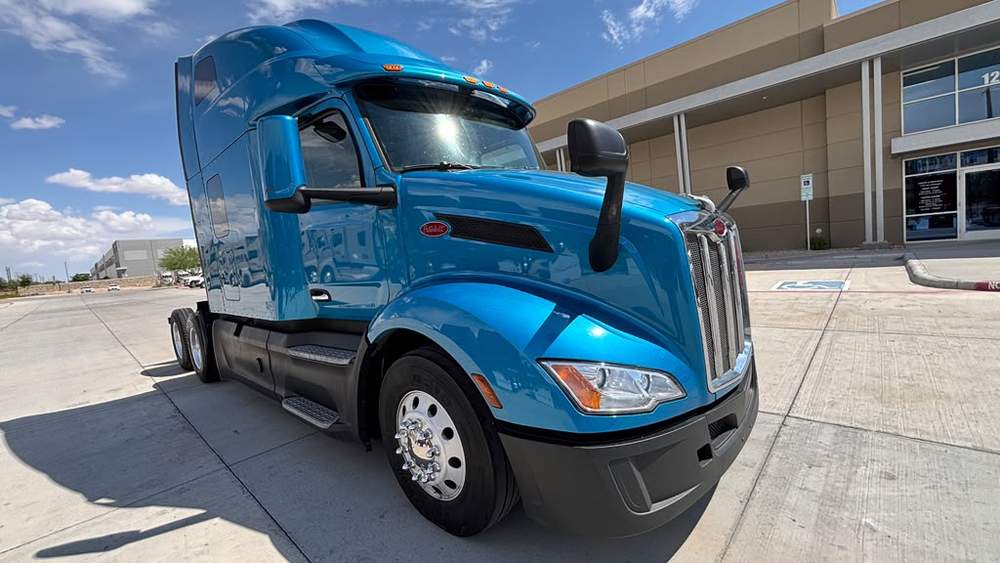 Used 2022 Peterbilt 579