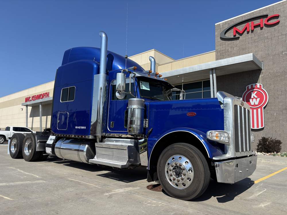 Used 2022 Peterbilt 389