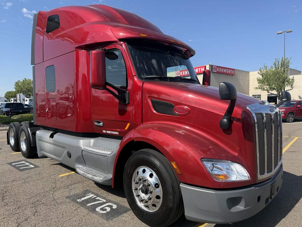 Used 2021 Peterbilt 579