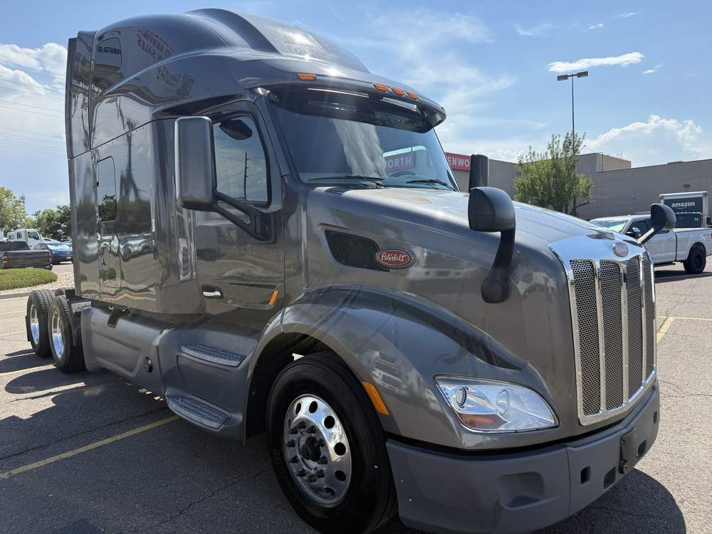 Used 2022 Peterbilt 579