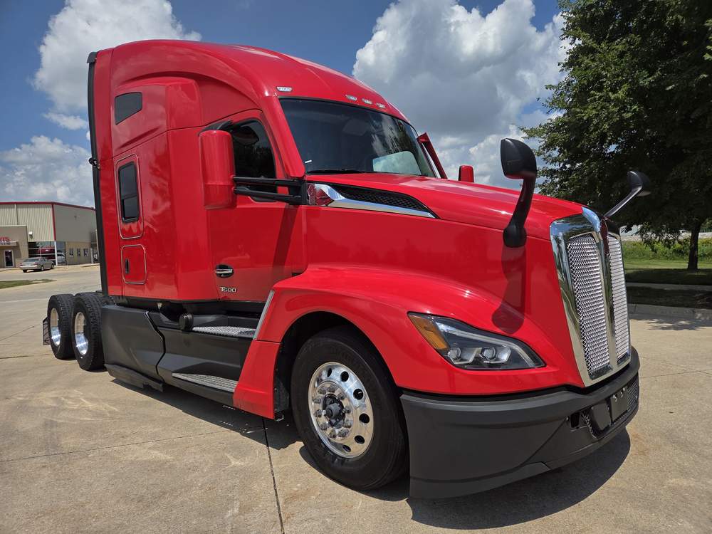 Used 2023 Kenworth T680