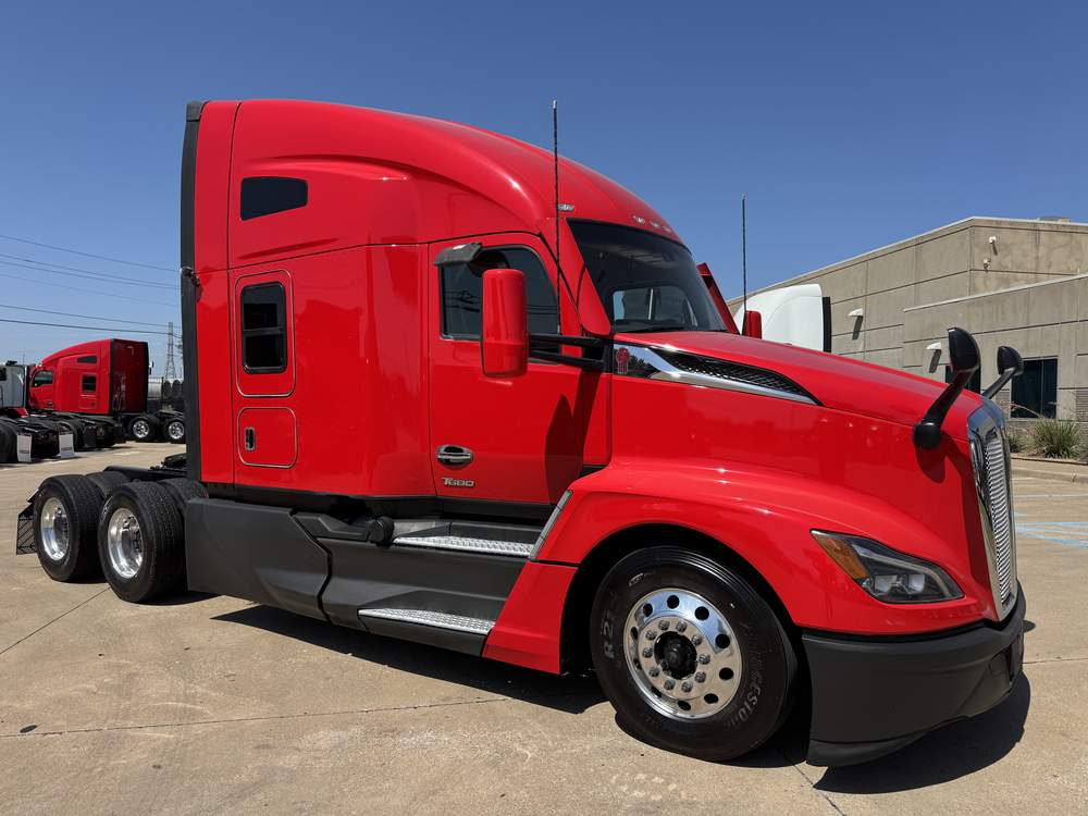 Used 2023 Kenworth T680