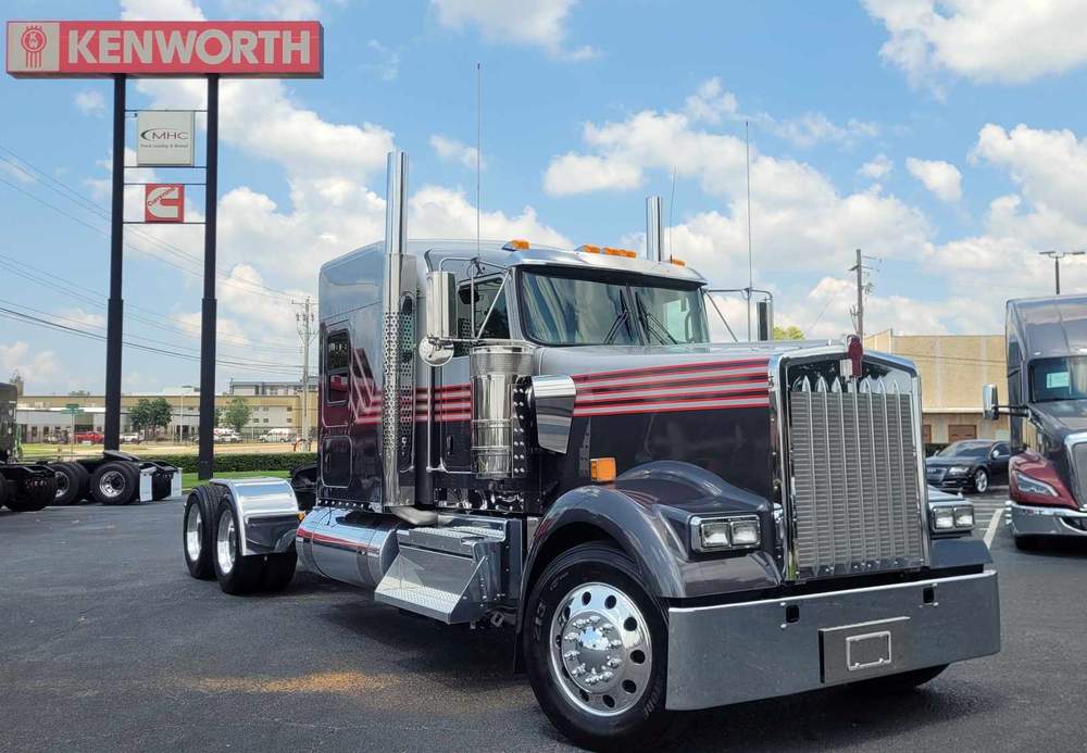 Used 2023 Kenworth W900L