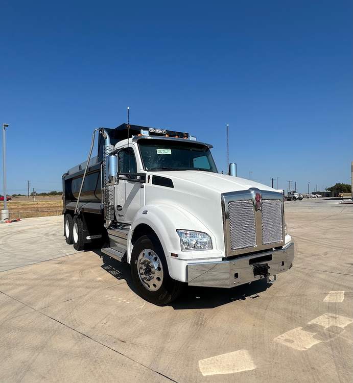 New 2027 Kenworth T880