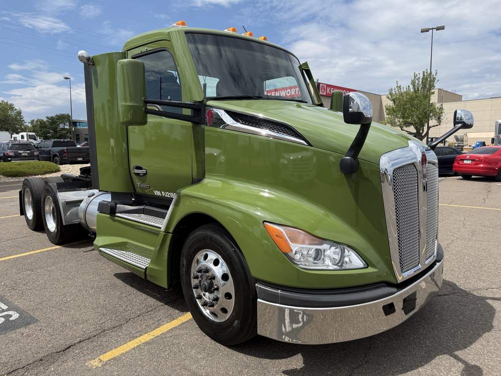 Used 2023 Kenworth T680