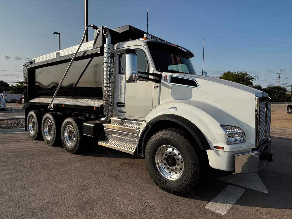 New 2027 Kenworth T880