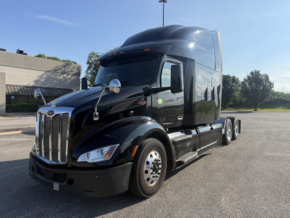 Used 2022 Peterbilt 579