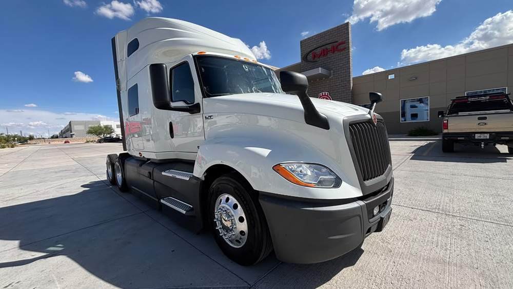 Used 2022 International LT625