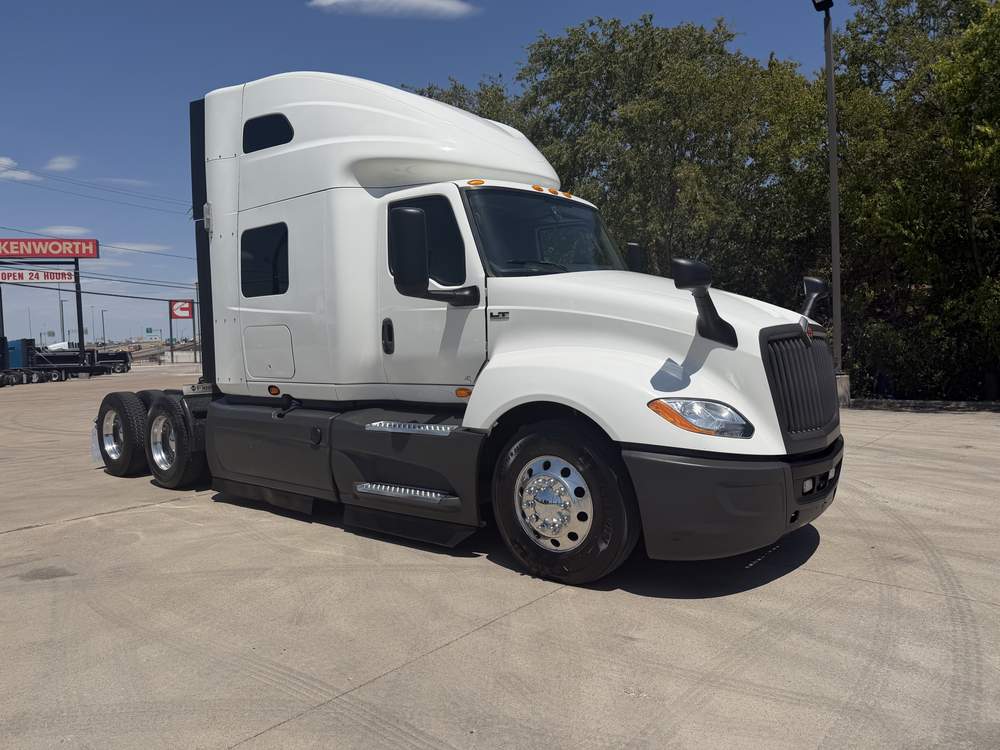 Used 2022 International LT625