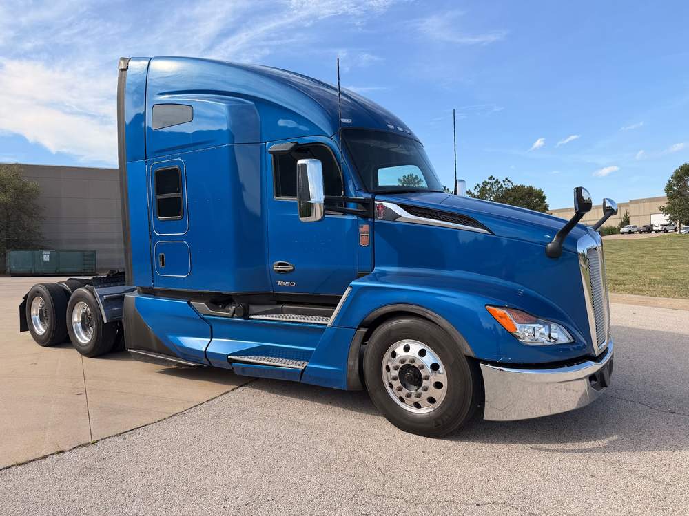 Used 2022 Kenworth T680