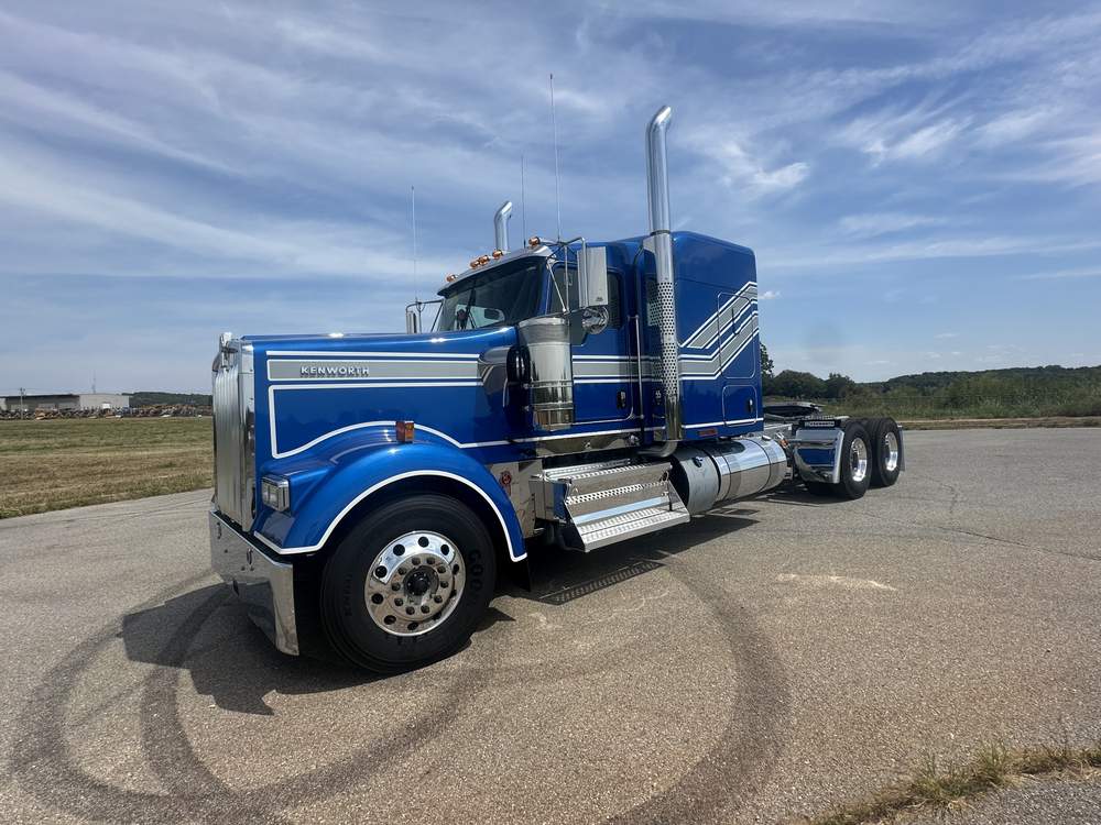 New 2027 Kenworth W900L