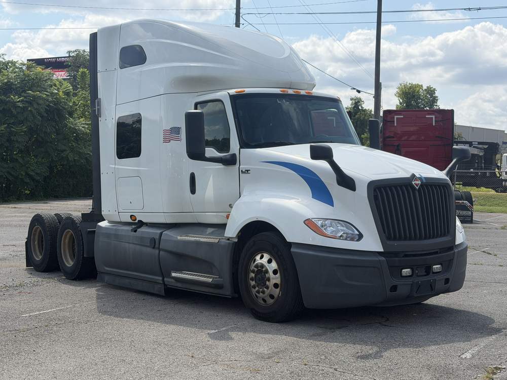 Used 2021 International LT625