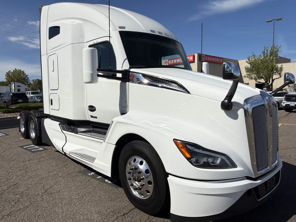 Used 2023 Kenworth T680
