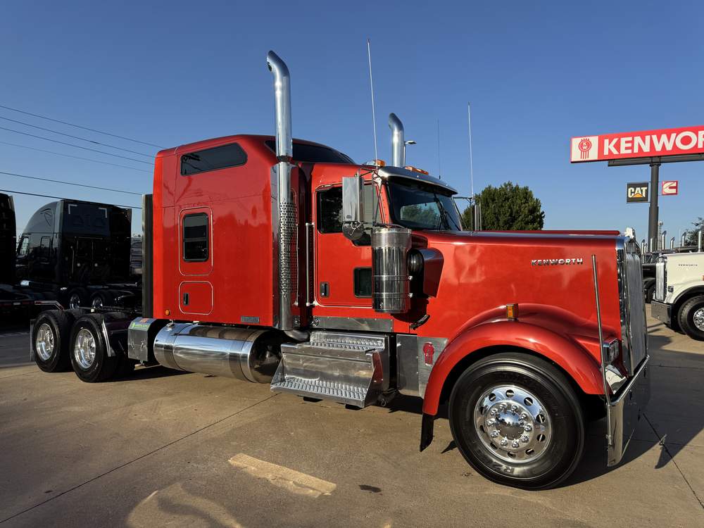 Used 2025 Kenworth W900L