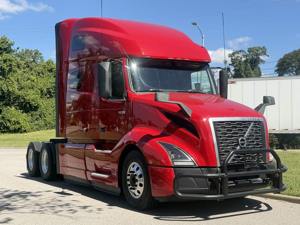 Used 2022 Volvo VNL64T760