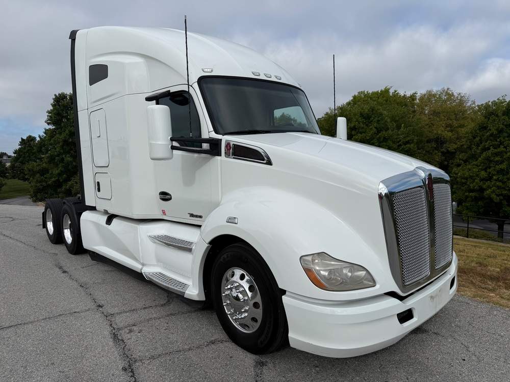 Used 2022 Kenworth T680