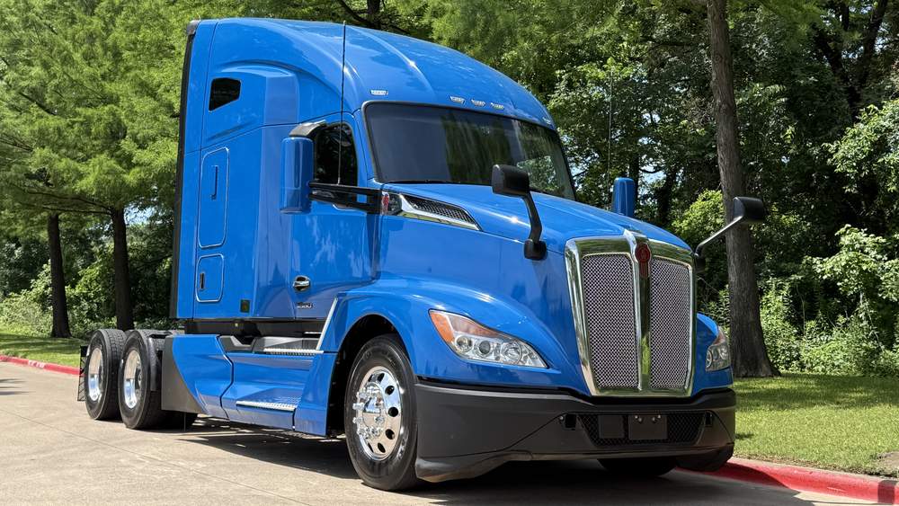 Used 2023 Kenworth T680