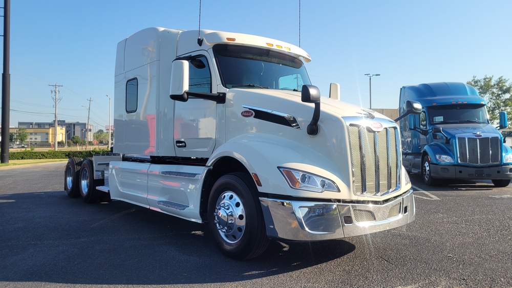 Used 2025 Peterbilt 579
